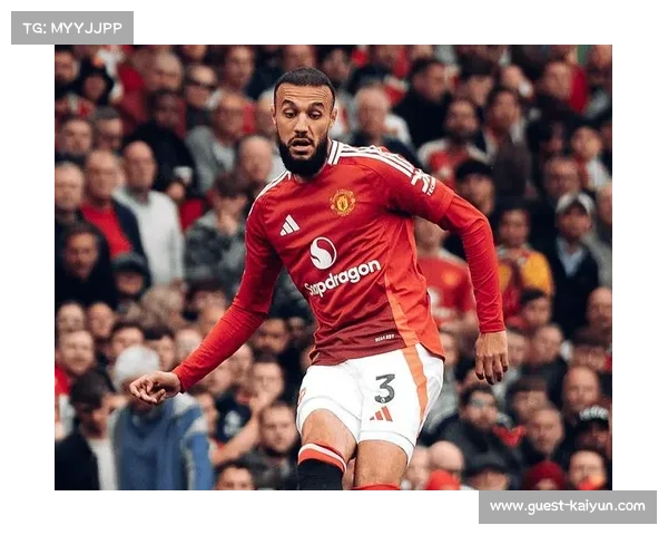 曼联双红会首度亮相白色客场球衣 迎接本赛季首次挑战