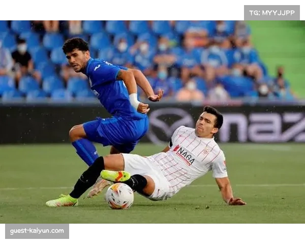 塞维利亚由攻转守时防线落位速度慢致控球优势丧失